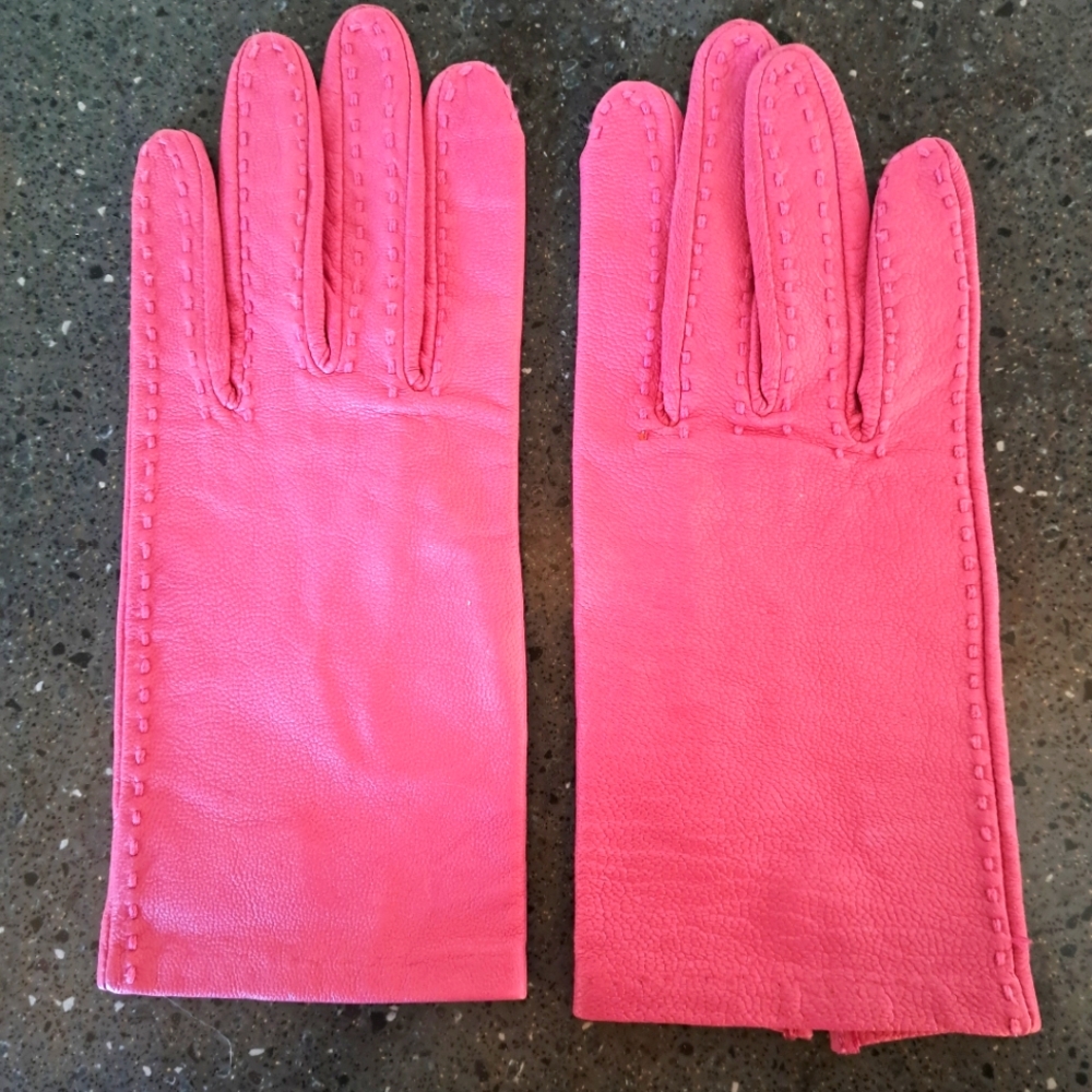 The GAP Pink Leather Gloves NWOT
